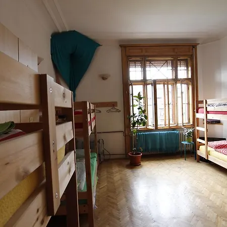 Downtown Hostel *