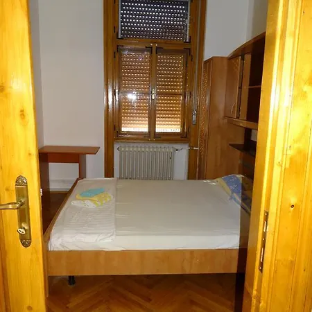 Downtown Hostel *
